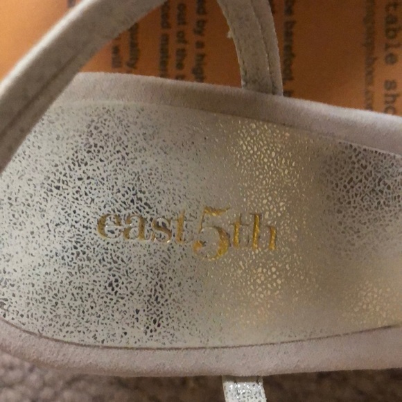 Sandals - Picture 7 of 8